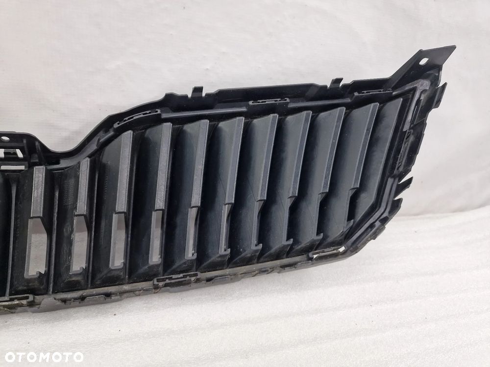 SKODA SUPERB II 2 LIFT 13- ATRAPA / GRILL PRZEDNI PRZÓD , NR 3T0853668B , NR AUKCJI GL657 - 13