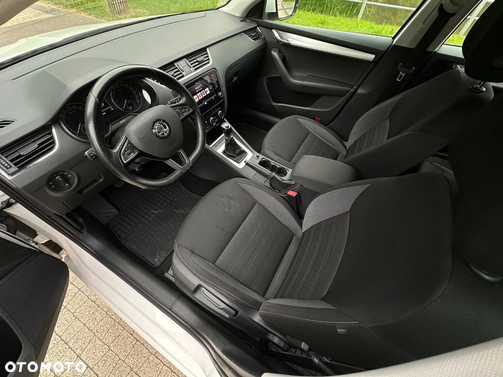Skoda Octavia 2.0 TDI Premium Edition - 10