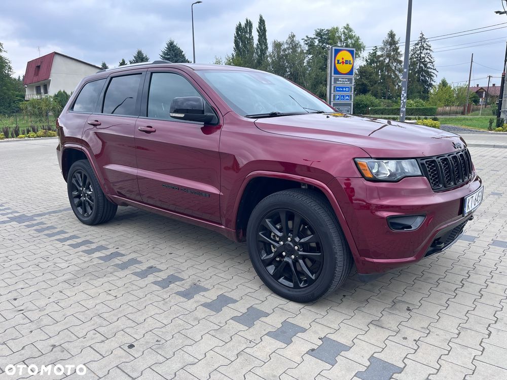 Jeep Grand Cherokee - 16