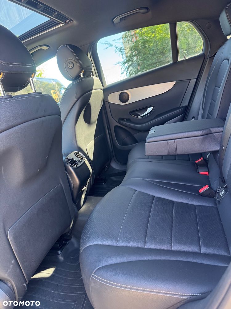 Mercedes-Benz GLC 300 4Matic 9G-TRONIC AMG Line - 10