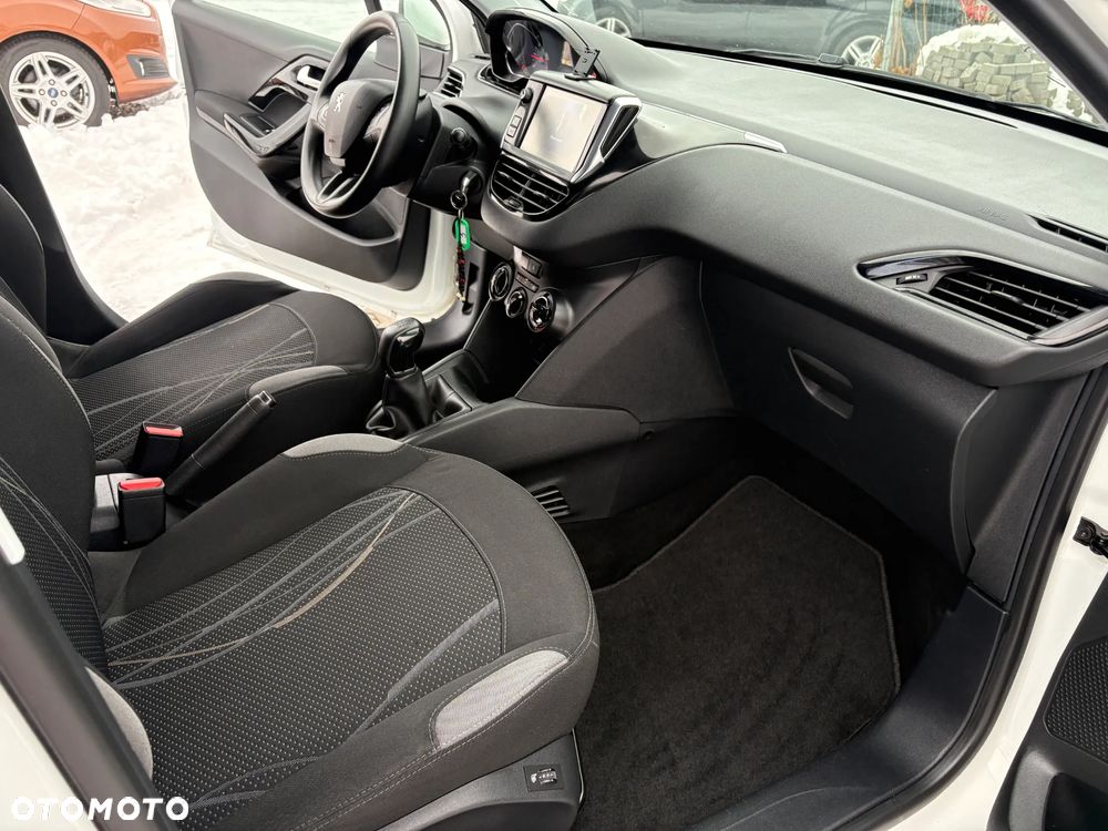 Peugeot 208 PureTech 82 Allure - 6