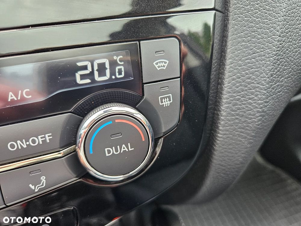 Nissan Qashqai 1.2 DIG-T N-Connecta EU6 - 26
