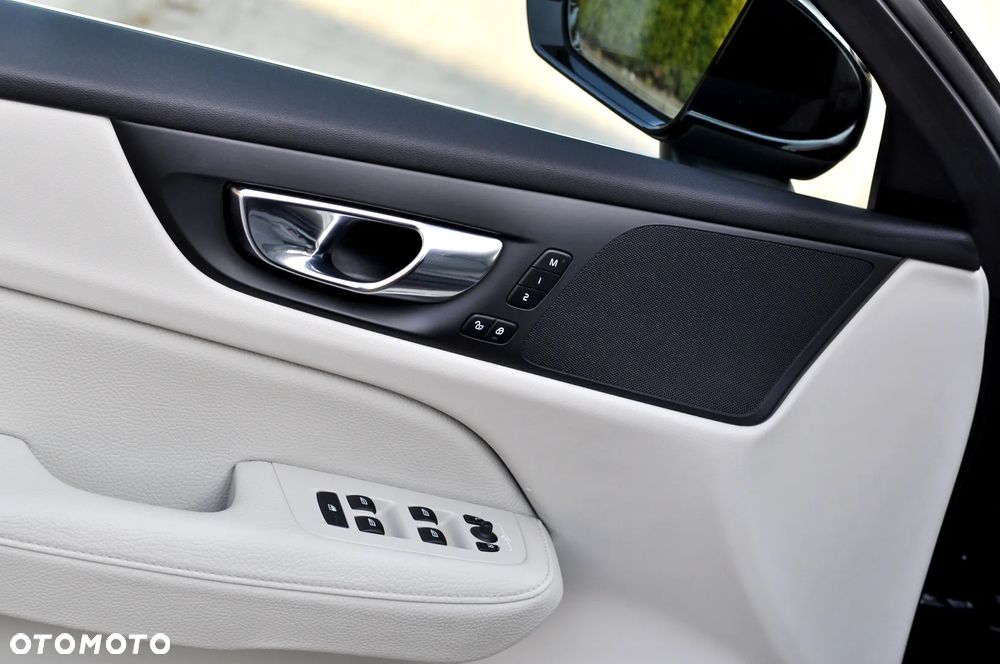 Volvo V60 T6 AWD Recharge Geartronic Inscription - 20