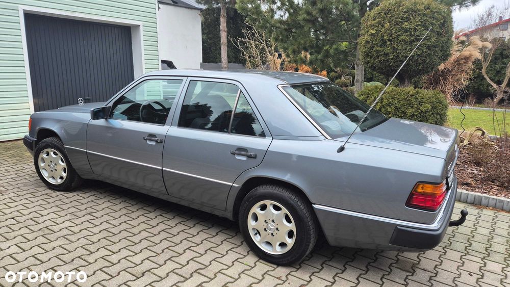Mercedes-Benz W124 (1984-1993) - 1