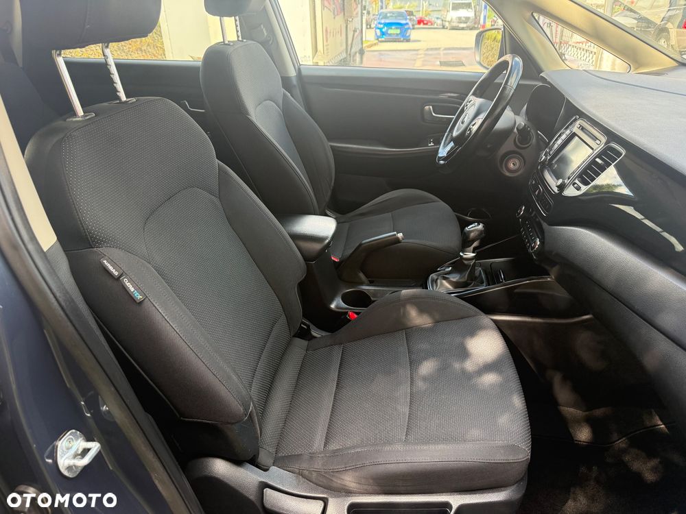 Kia Carens - 7