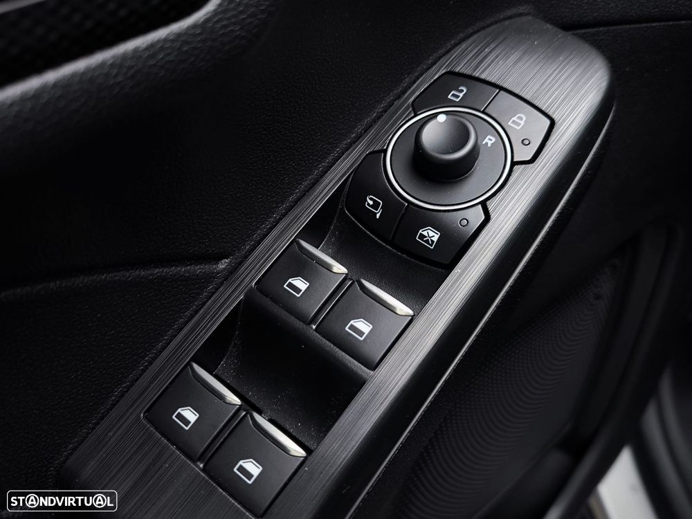 Ford Kuga 2.5 PHEV ST-Line X - 19