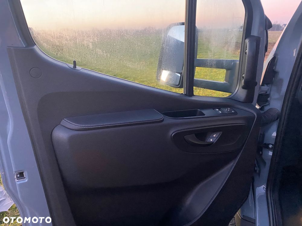 Mercedes-Benz SPRINTER - 8