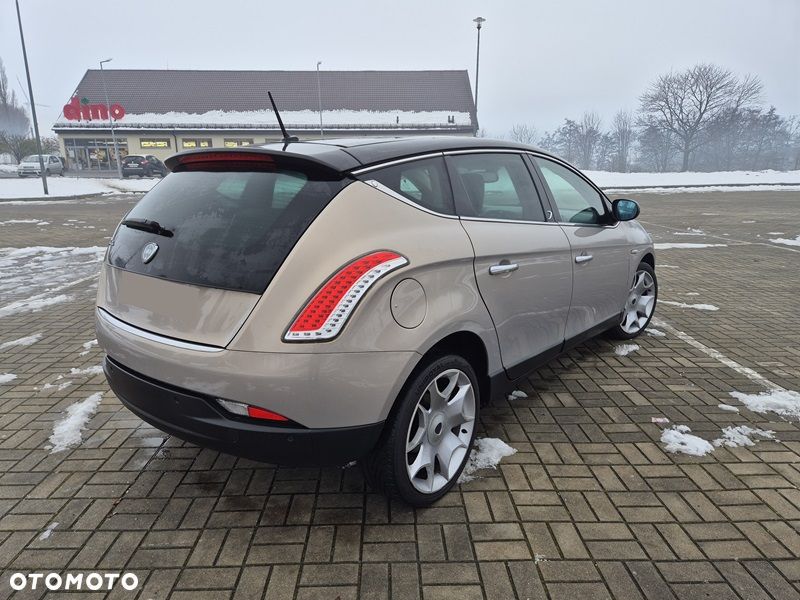 Lancia Delta 1.6 MultiJet 16v Gold - 4