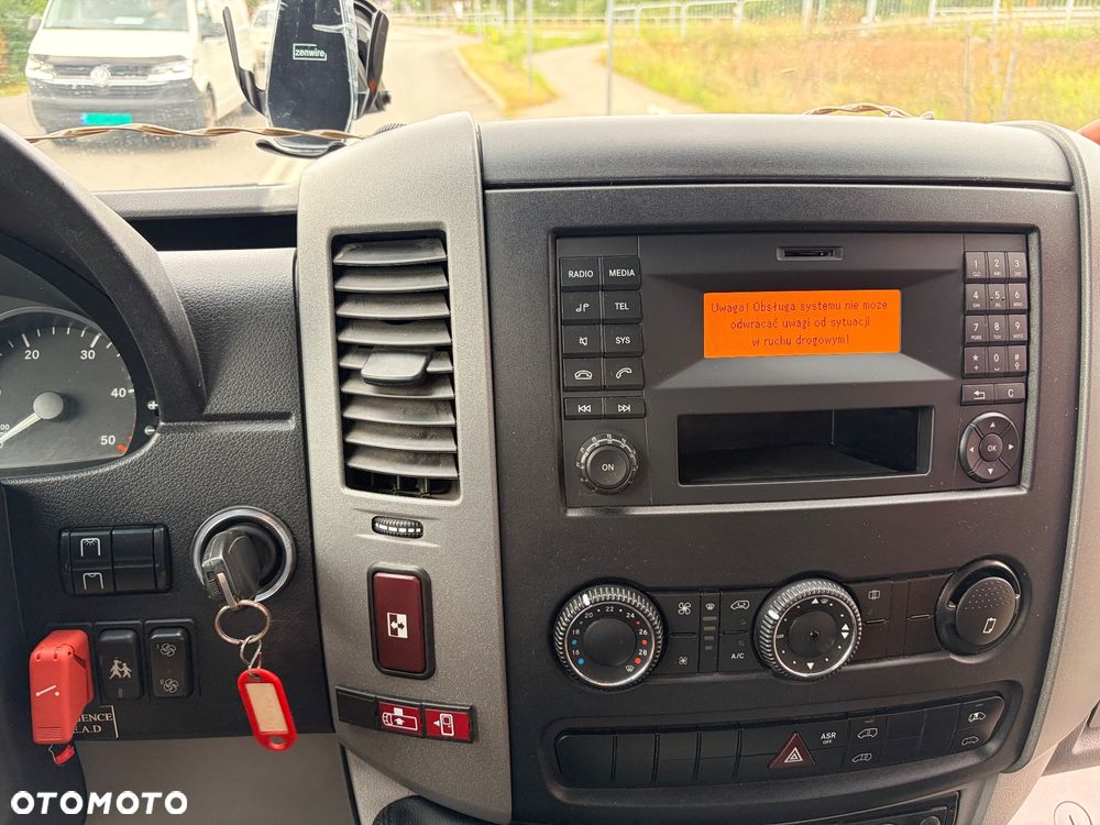 Mercedes-Benz Sprinter - 10
