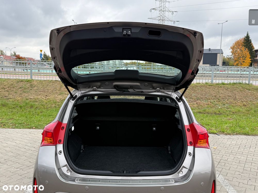 Toyota Auris 1.6 Prestige - 19