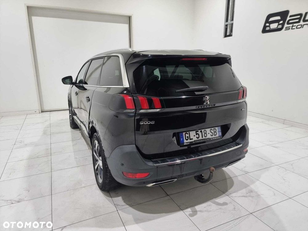 Peugeot 5008 - 8