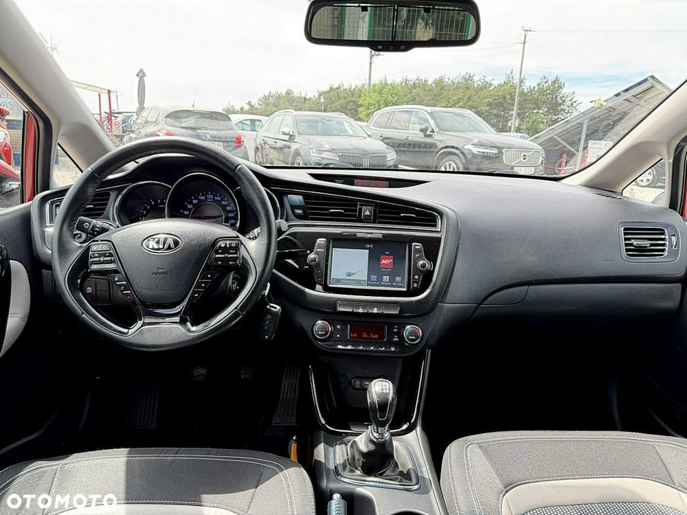 Kia Ceed - 13
