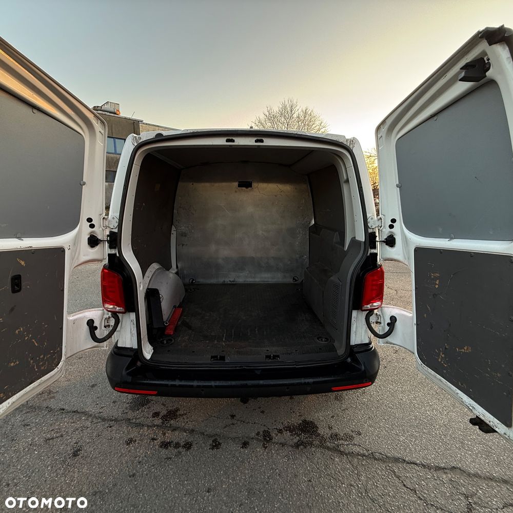 Volkswagen Transporter - 16