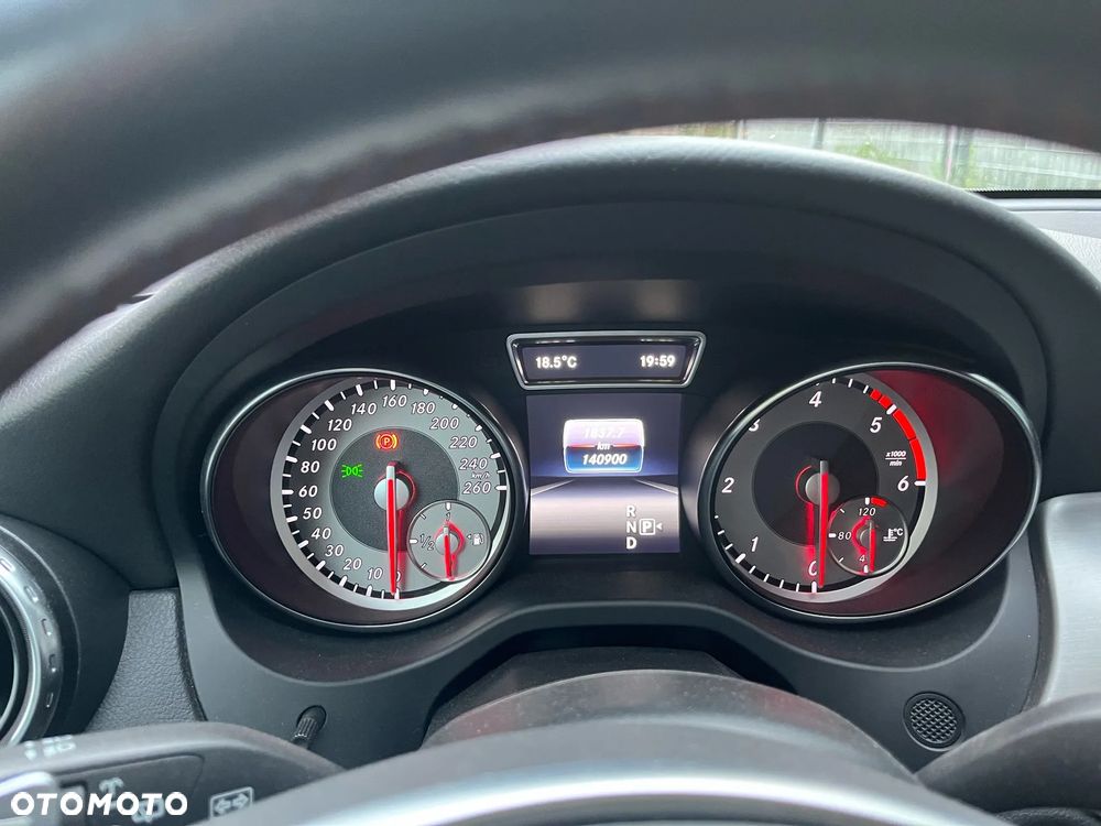 Mercedes-Benz GLA 180 (CDI) d 7G-DCT AMG Line - 14