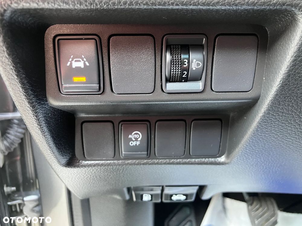 Nissan Qashqai 1.3 DIG-T N-Connecta EU6d - 22