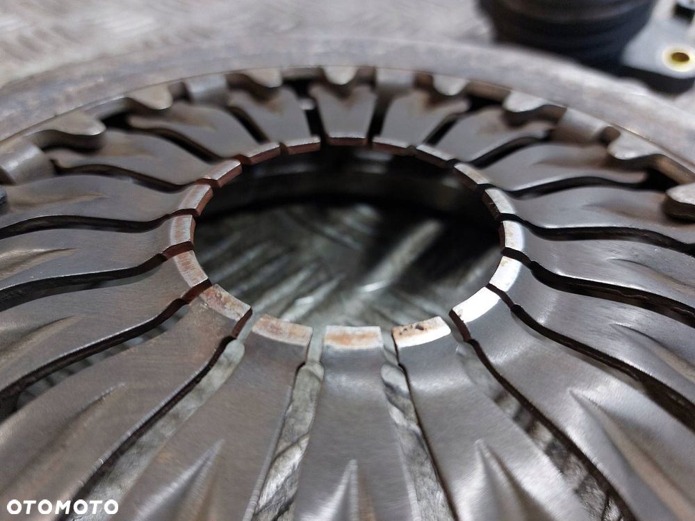 SPRZĘGŁO TARCZA + DOCISK + ŁOŻYSKO OPOROWE NISSAN MICRA K12 1.5 DCI - 2