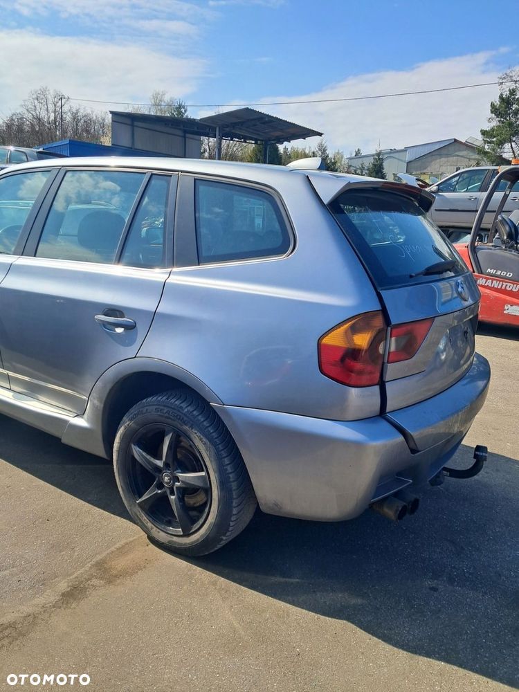 BMW X3 E83 Silbergrau metallic A08/7 błotnik lewy tył - 1