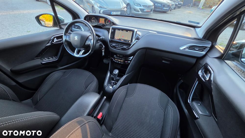 Peugeot 208 1.2 PureTech Allure S&S EAT6 - 36