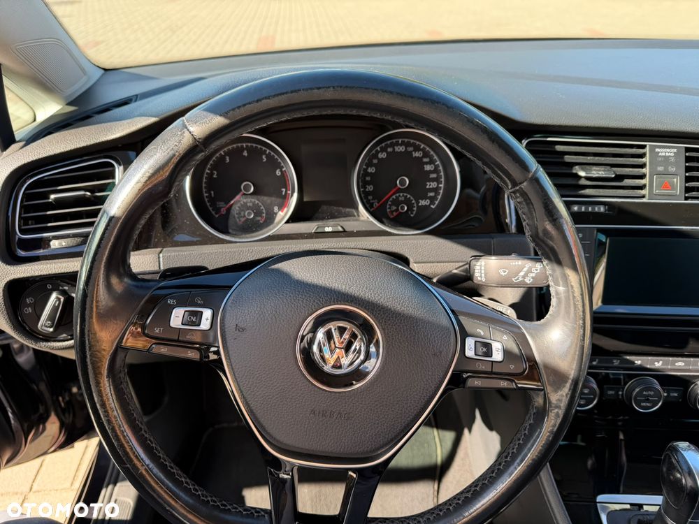 Volkswagen Golf - 6