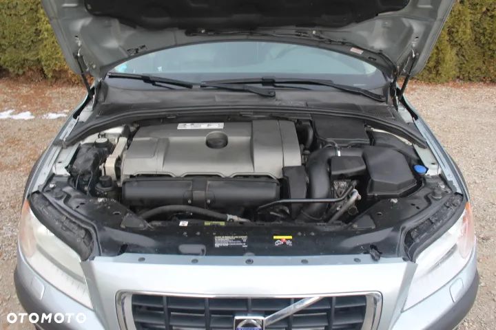 Volvo XC 70 3.2 AWD Momentum - 22