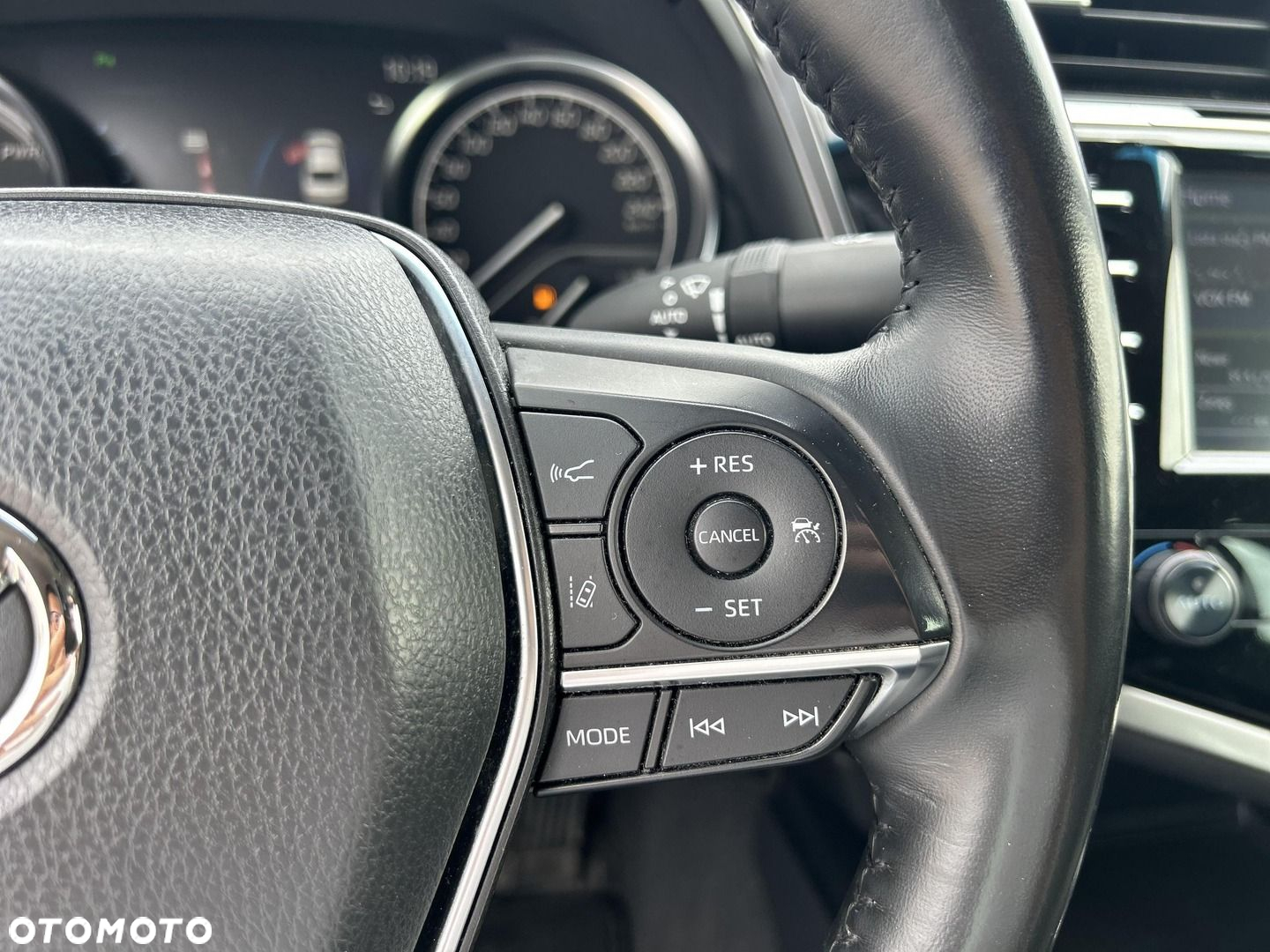 Toyota Camry - 19