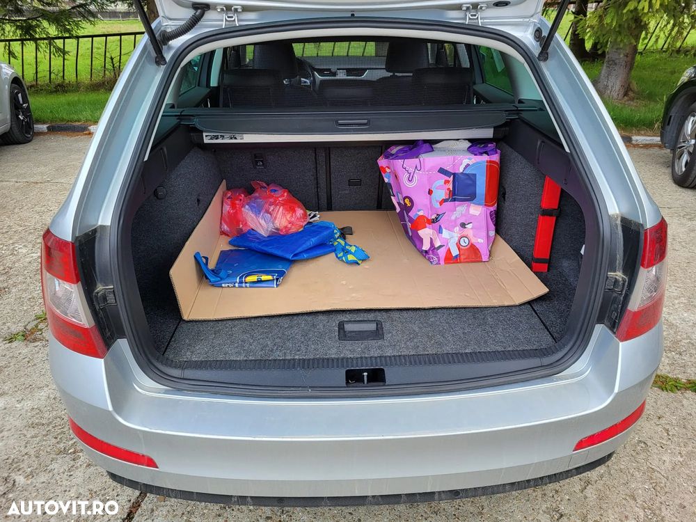 Skoda Octavia 1.6 TDI DPF DSG Sport Edition - 7