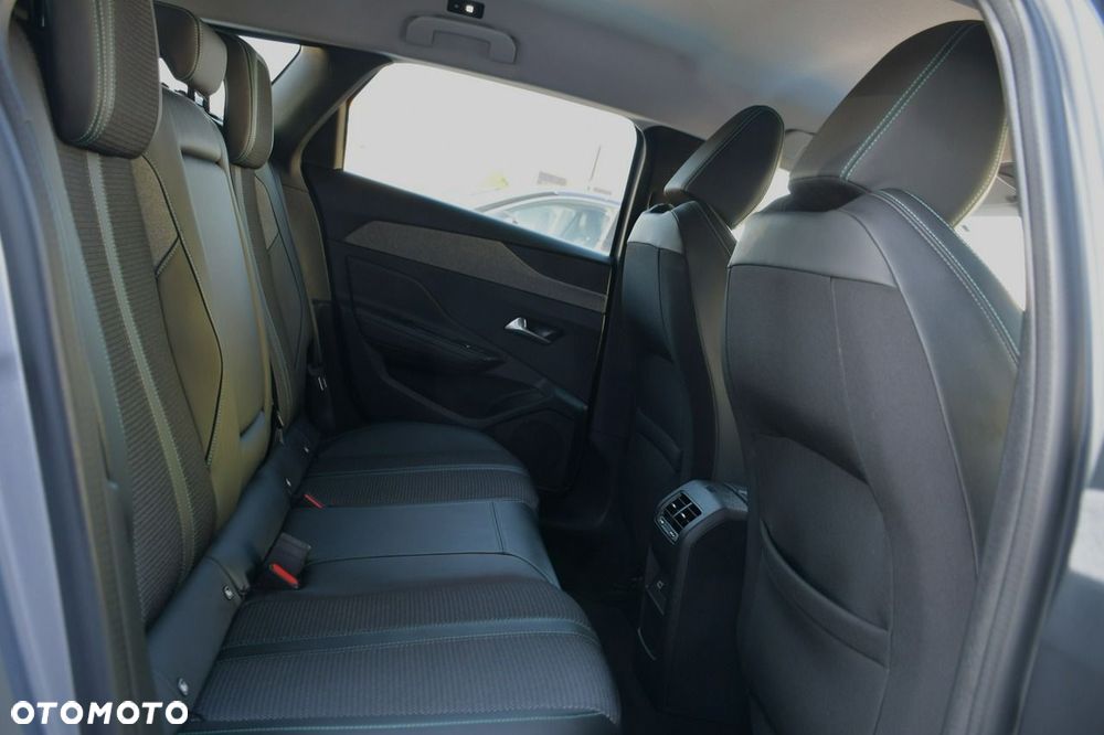 Peugeot 308 1.6 Hybrid PHEV Allure Pack EAT8 - 19