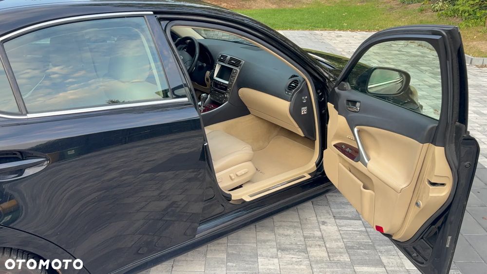 Lexus IS 250 Prestige - 9