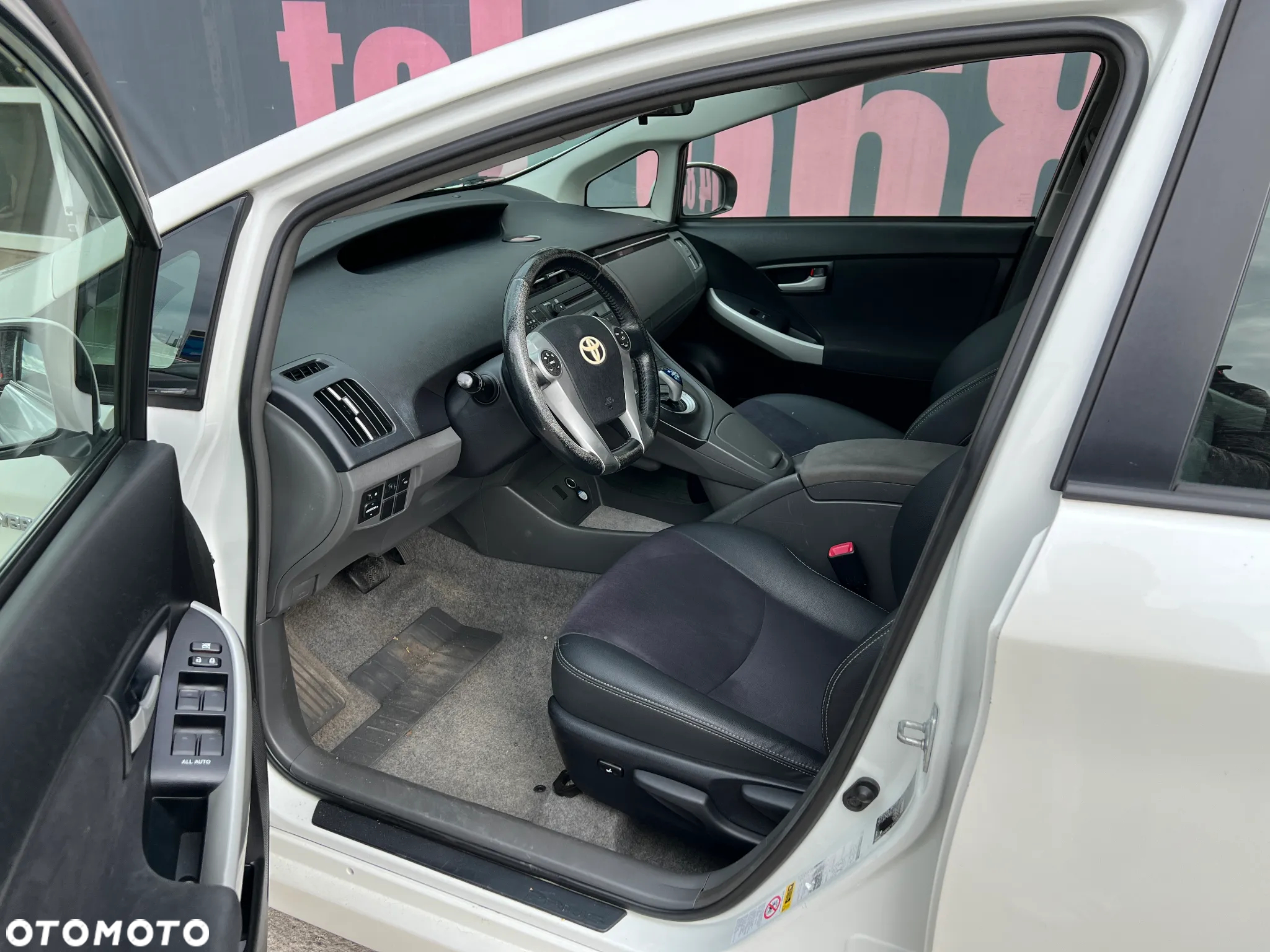 Toyota Prius 1.8 HSD Luna - 6