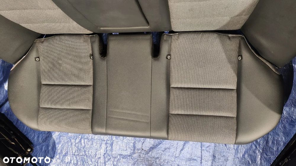FOTEL LEWY PRAWY PRZÓD MATERIAŁ MATERIAŁOWY ZAGŁÓWEK OSŁONA PODUSZKA AIRBAG KANAPA PÓŁ SKÓRA PÓŁSKÓRA OPARCIE SIEDZISKO MERCEDES W204 SEDAN - 12