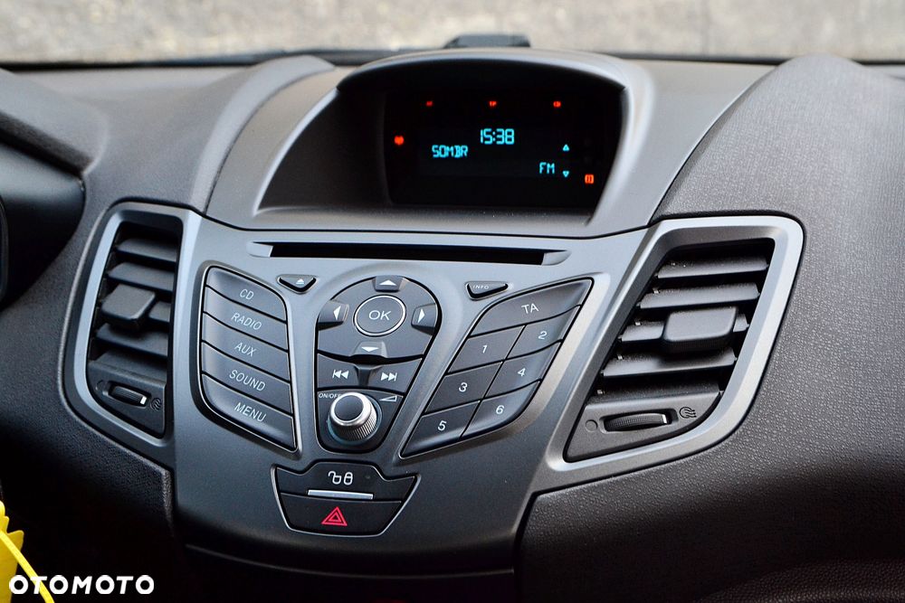 Ford Fiesta 1.25 Titanium EU5 - 17