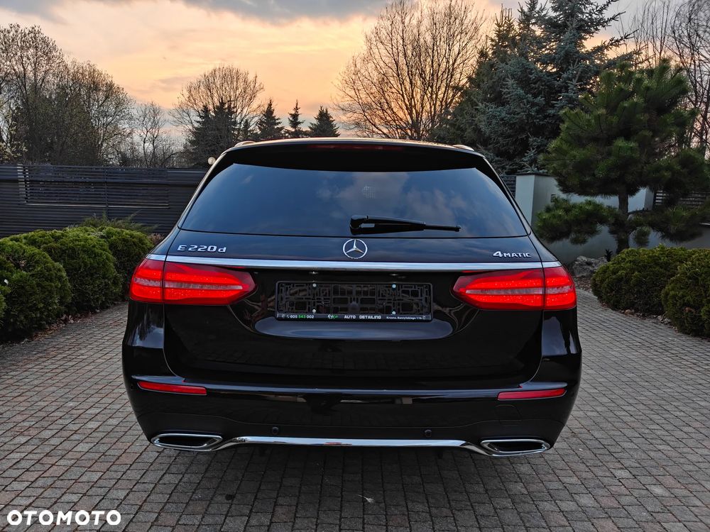 Mercedes-Benz Klasa E 220 d 4Matic 9G-TRONIC AMG Line - 23