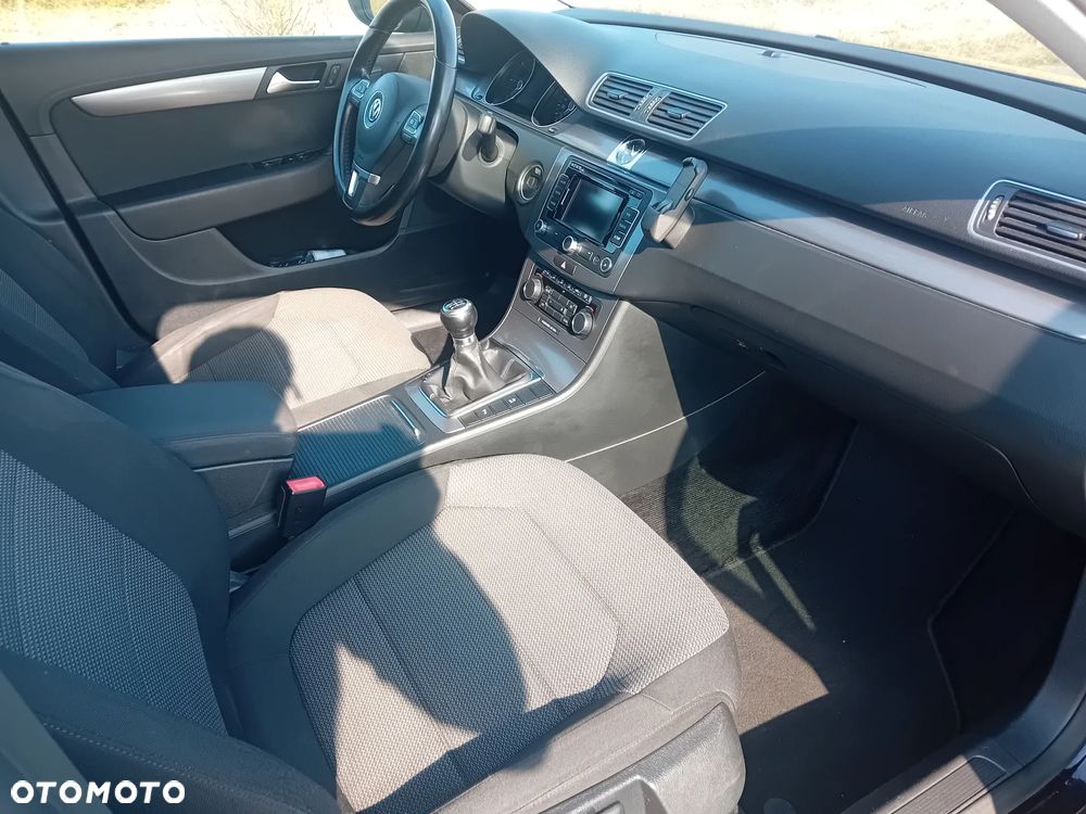 Volkswagen Passat 1.6 TDI BlueMotion Technology Highline - 17