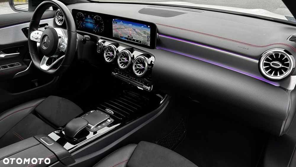 Mercedes-Benz CLA 220 4-Matic AMG Line 7G-DCT - 22