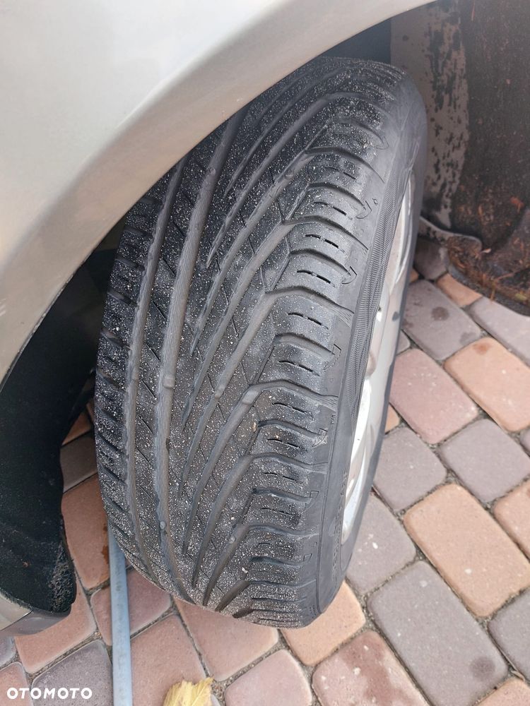 Volkswagen Passat 1.9 TDI Comfortline - 11