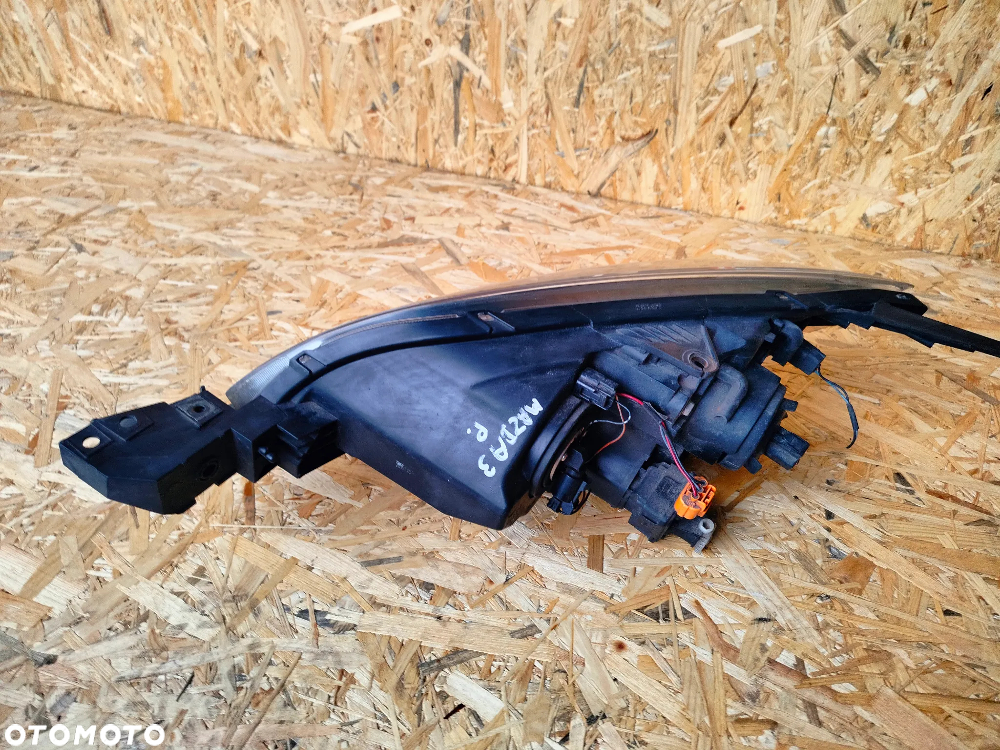 Lampa Przód Przednia Prawa Mazda 3 BK 03-09r. - 2