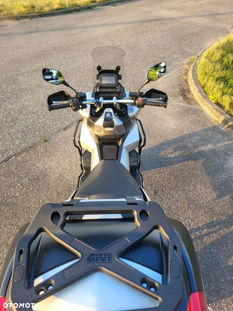 Honda ADV350 - 7