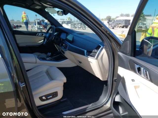 BMW X5 xDrive40i - 11