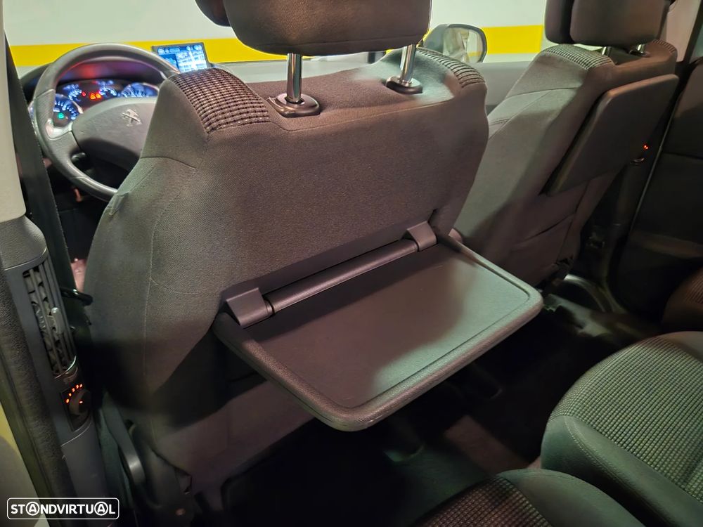 Peugeot 5008 1.6 HDi 7L Allure - 34