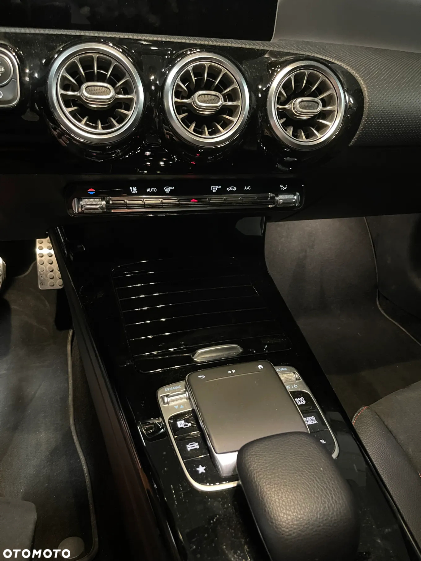 Mercedes-Benz CLA 220 AMG Line 7G-DCT - 15