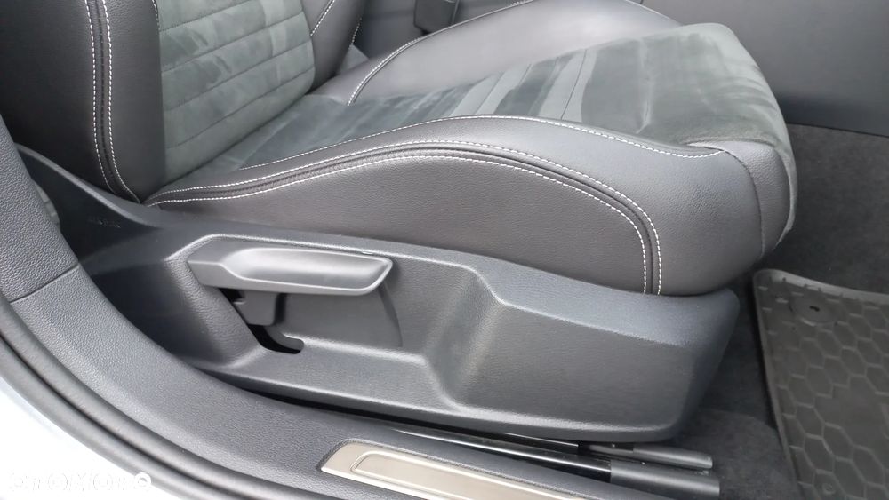 Volkswagen Passat 2.0 TSI Elegance DSG - 35