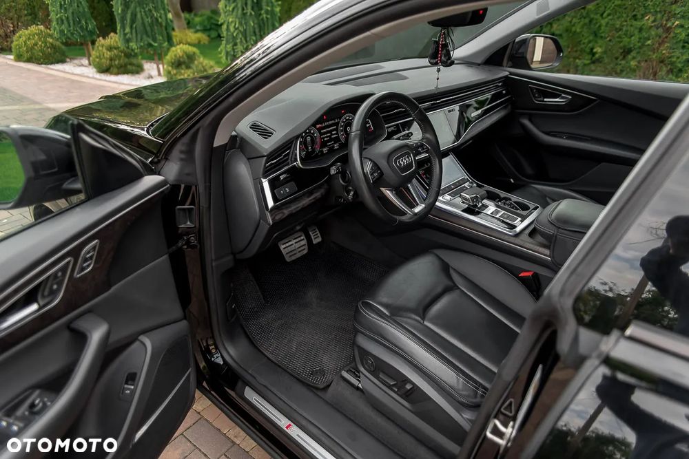 Audi Q8 55 TFSI quattro tiptronic - 25