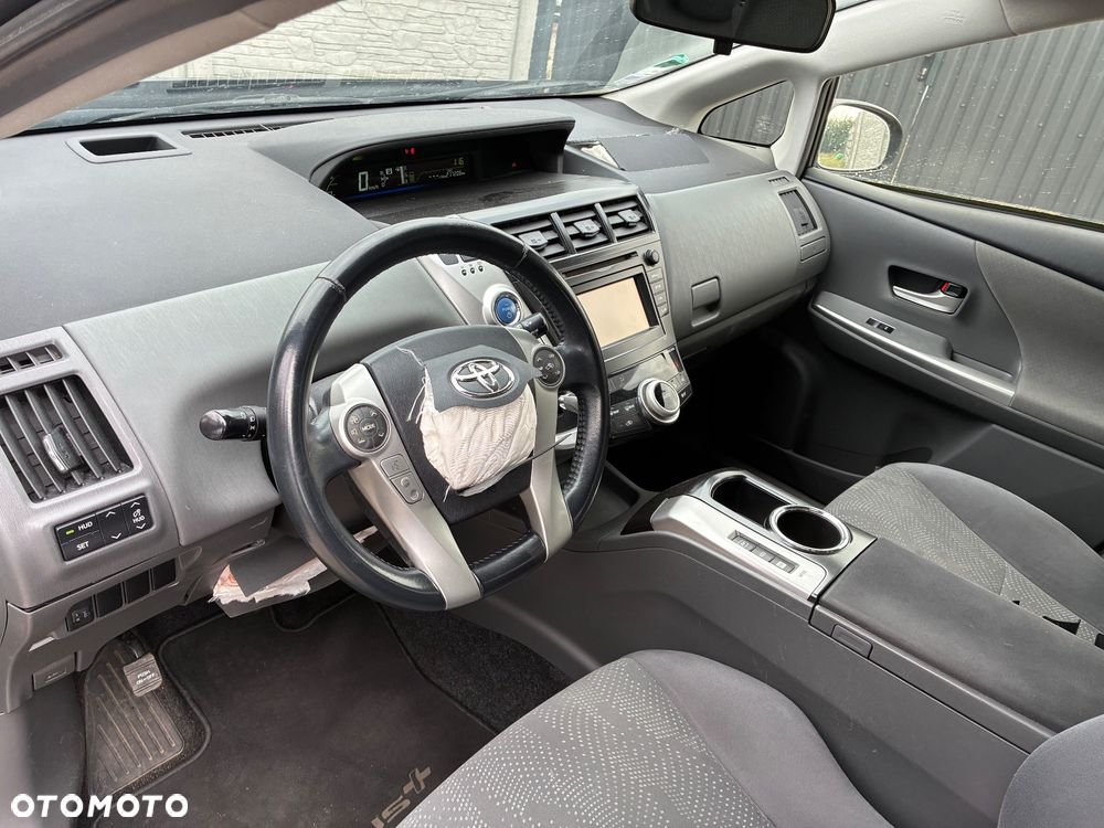 Toyota Prius (Hybrid) Life - 10