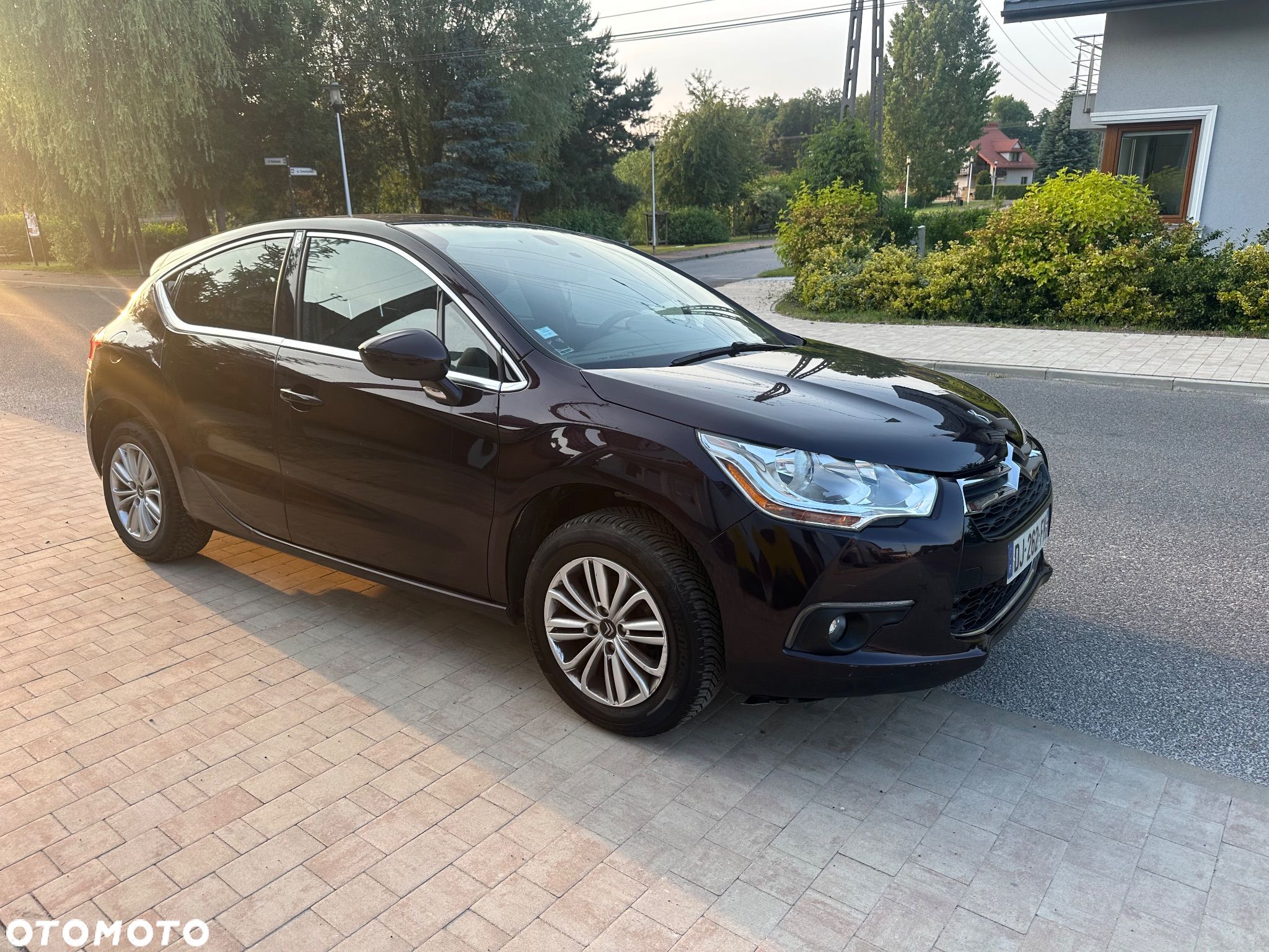 Citroën DS4 e-HDi 115 SoChic - 1