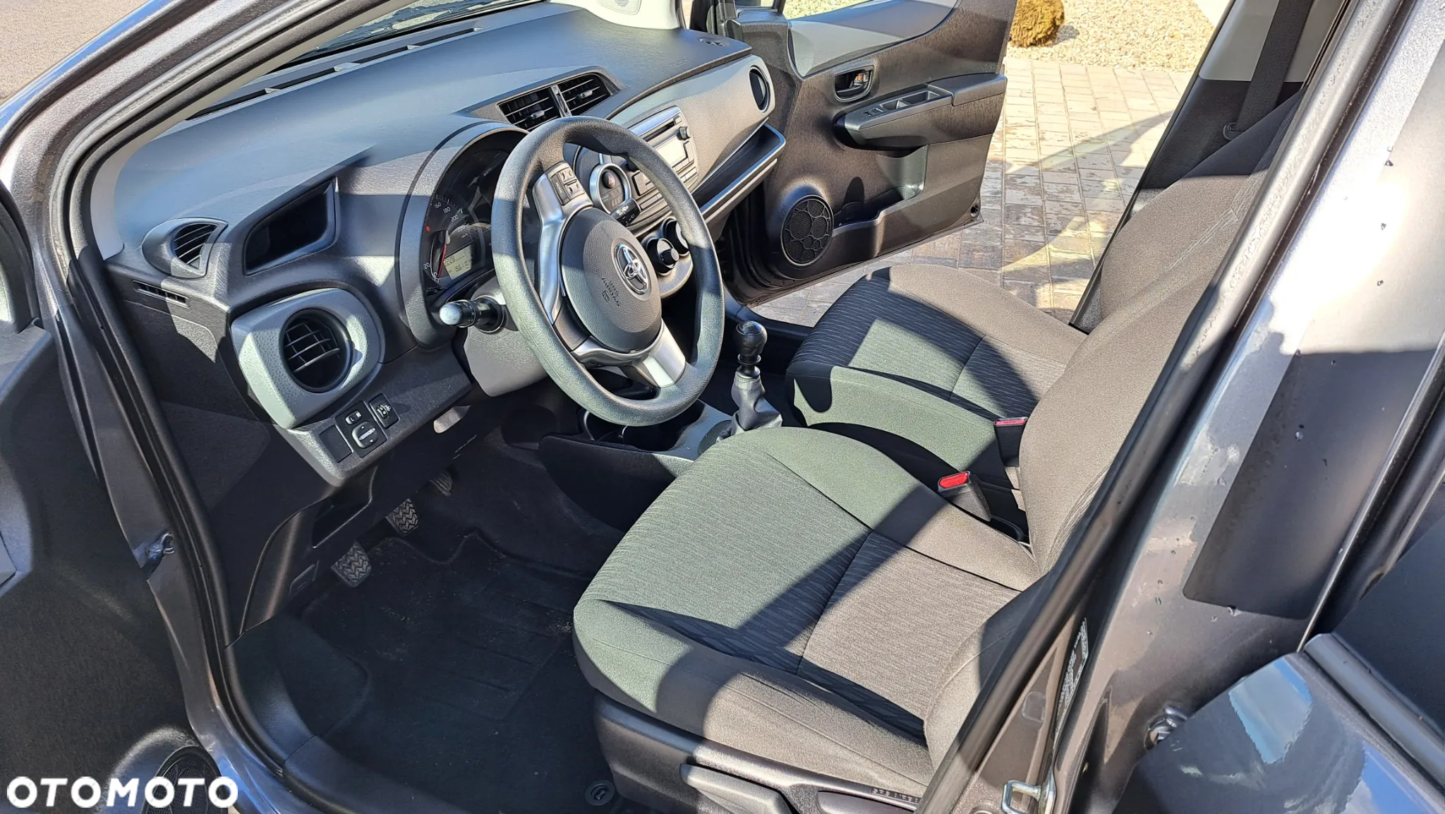 Toyota Yaris 1.33 Active - 14