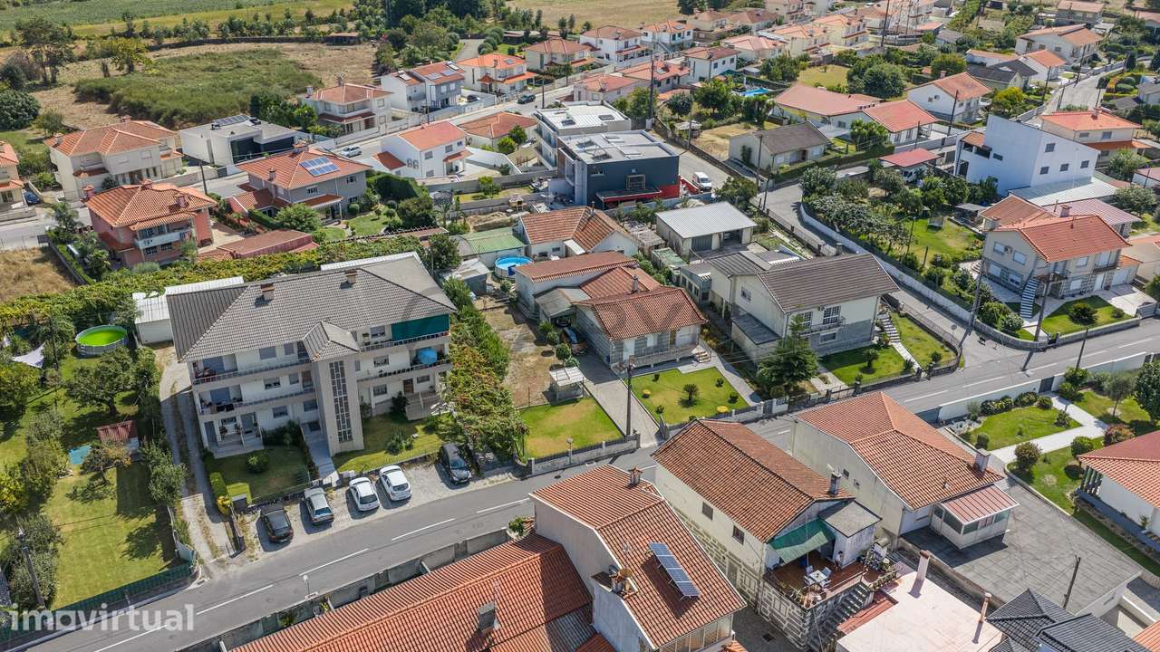 Moradia T3 para Renovação — Brito, Guimarães - Grande imagem: 2/11