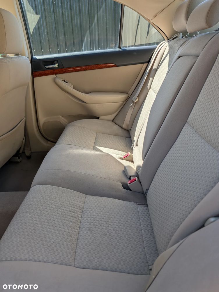 Toyota Avensis 2.0 D-4D Sol Plus - 6
