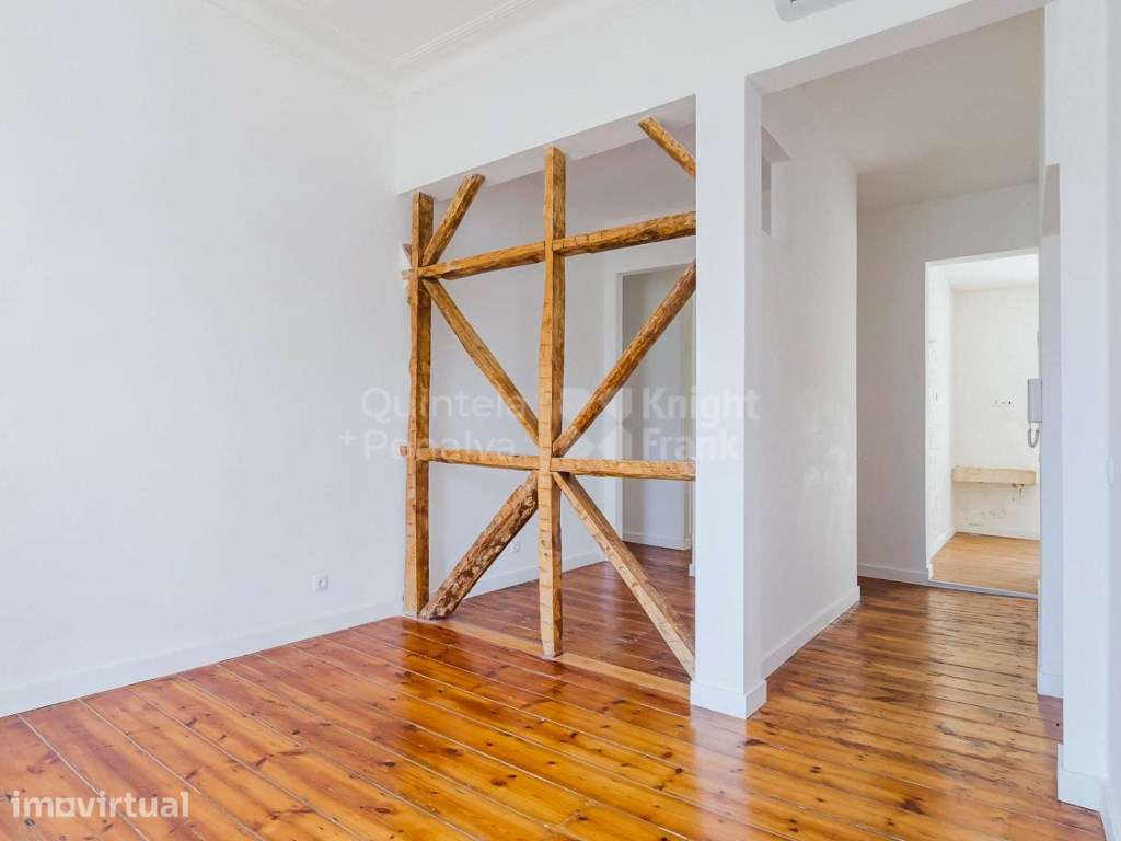 Apartamento T2+1 para arrendar, sem móveis na Misericórdia - Grande imagem: 4/25
