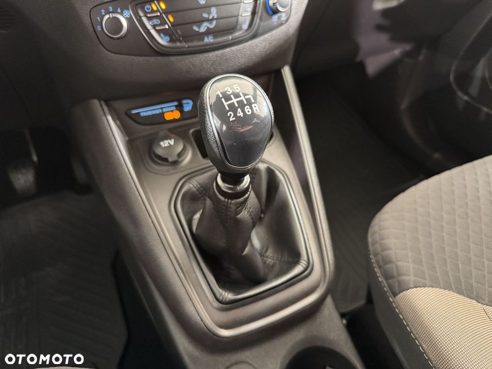 Ford Tourneo Courier - 19