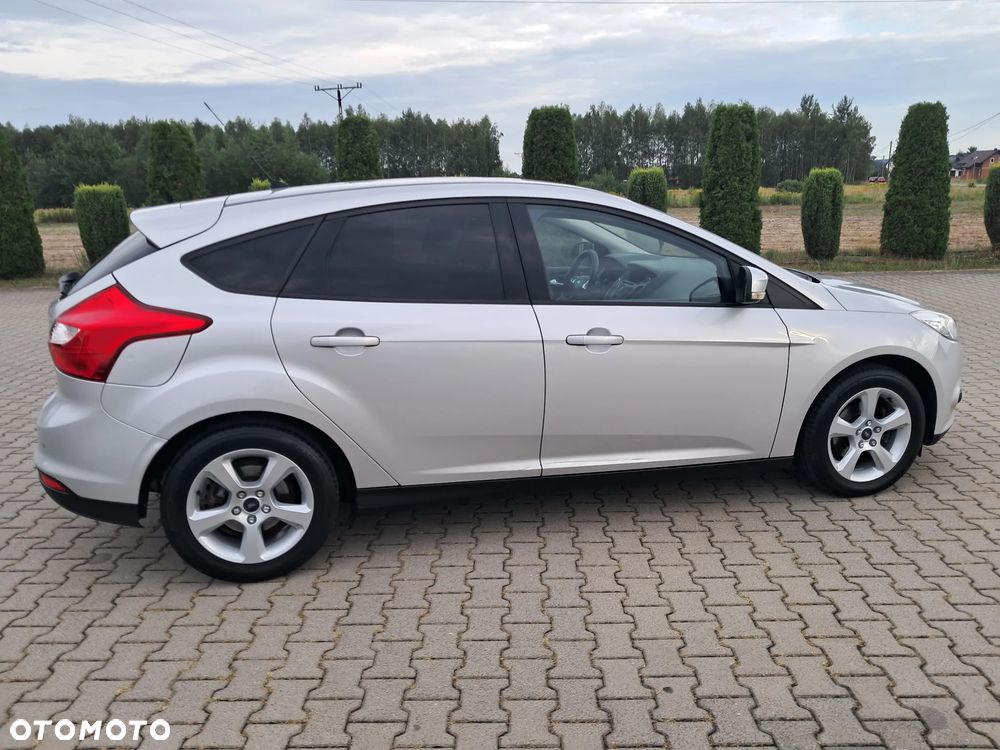 Ford Focus 1.6 Trend - 10